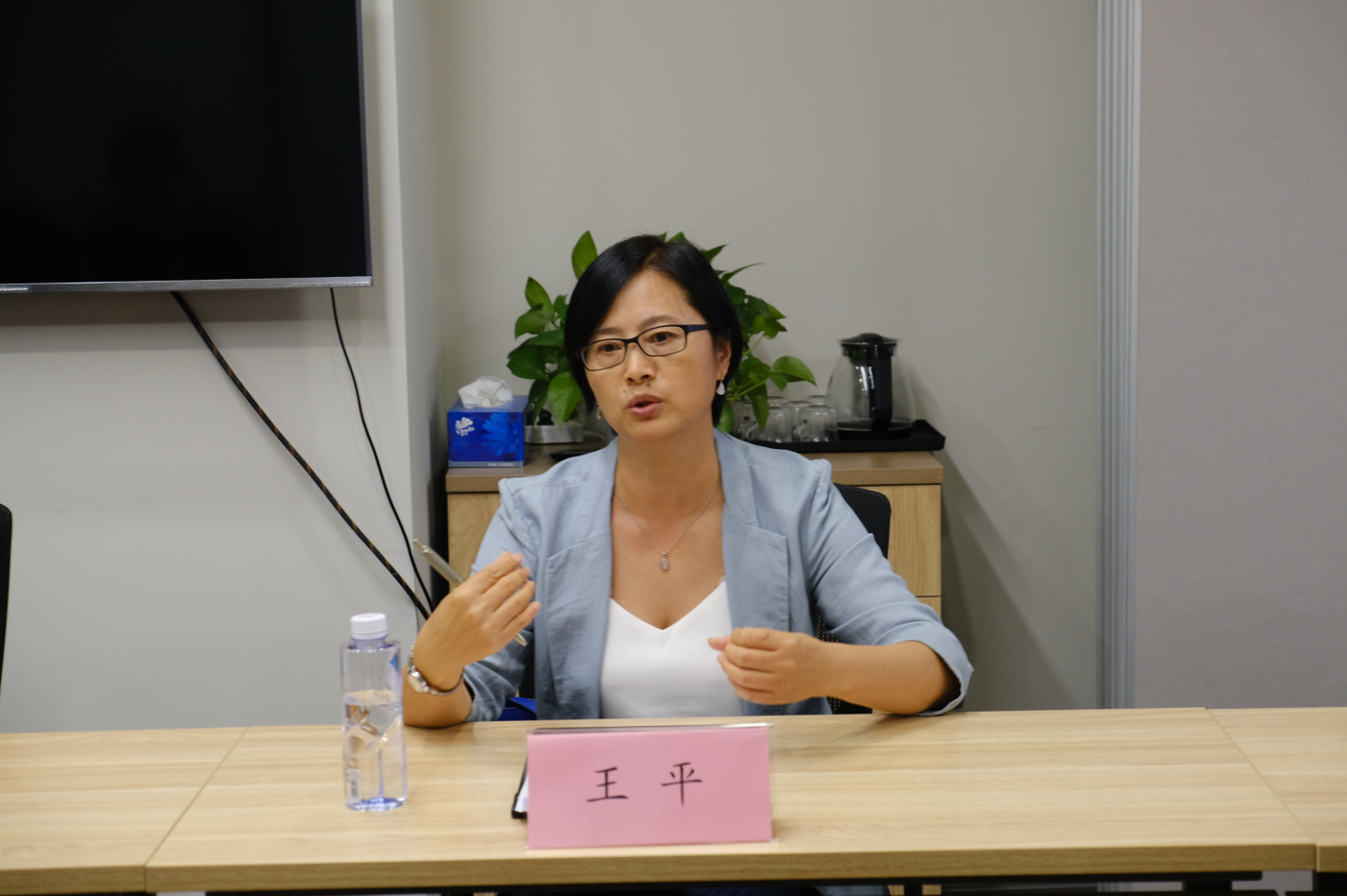 袁扬已于2020年入职京凯律师事务所并派驻海淀区某街道从事专项法律